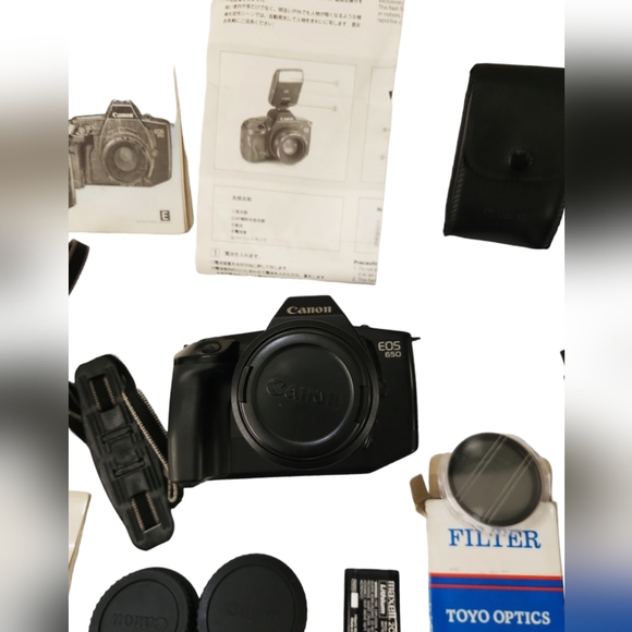 CANON EOS 650 SLR 35mm Film Camera Huge Lot 2-Lens, Flash, Batteries Filter and - Picture 11 of 11